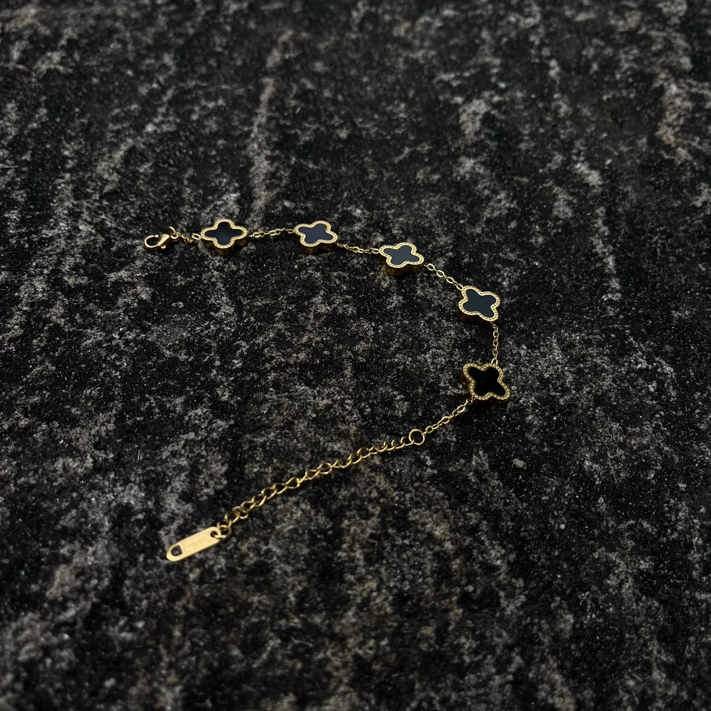 LUXE LEAF Clove Bracelet